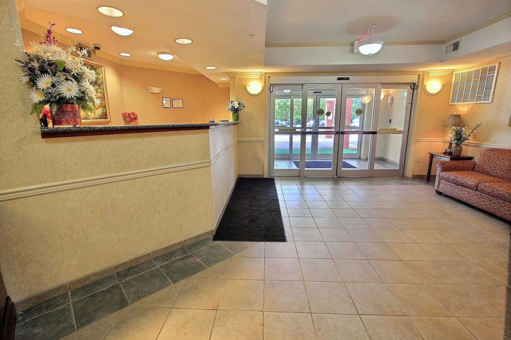 Intown Suites Extended Stay Newport News Va - I-64 Exterior foto